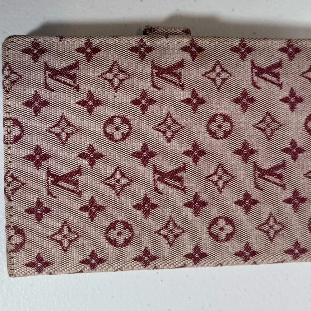AUTHENTIC Louis Vuitton Red and Cream Monogram Mini Lin Agenda